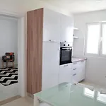 Apartment Black&white, Own Parking
